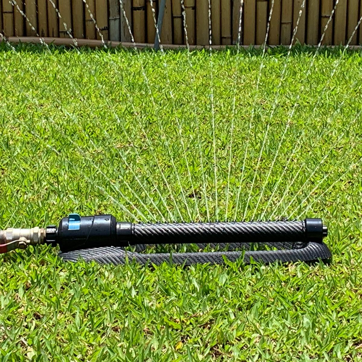 Leyat Compact Oscillating Sprinkler spraying