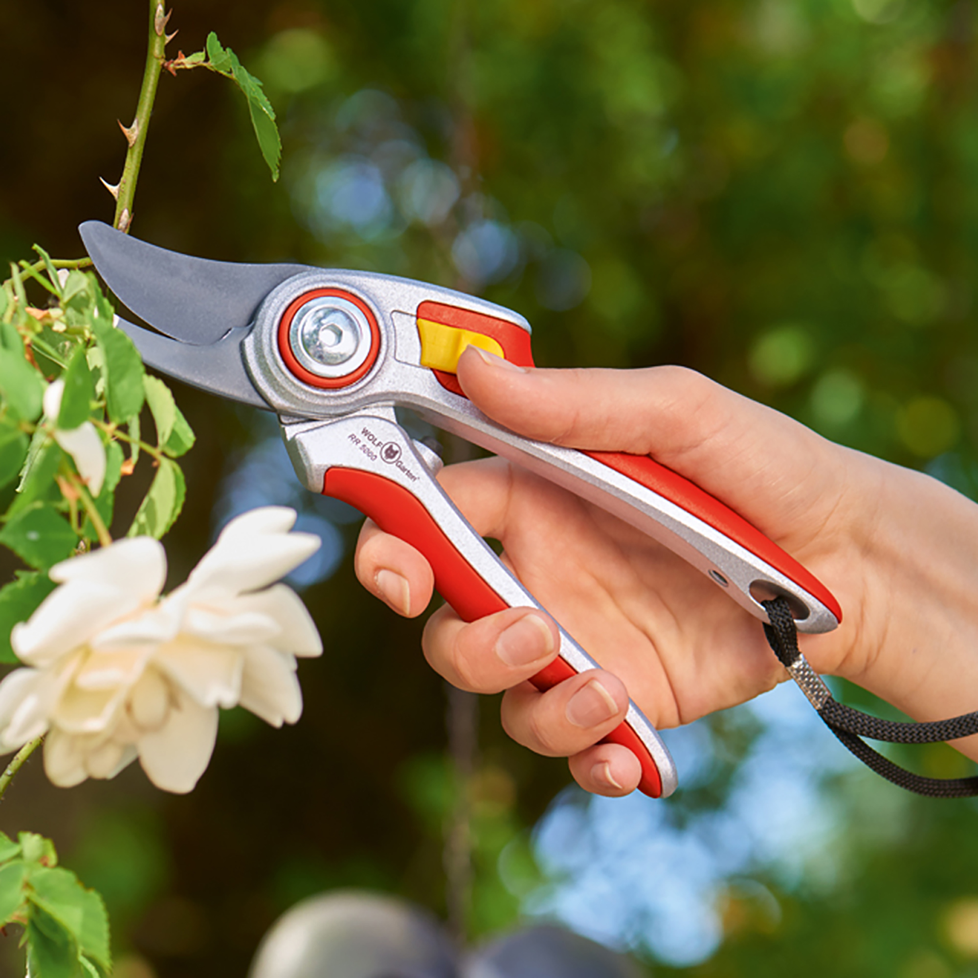Wolf Garten Professional Bypass Aluminium Secateurs 1