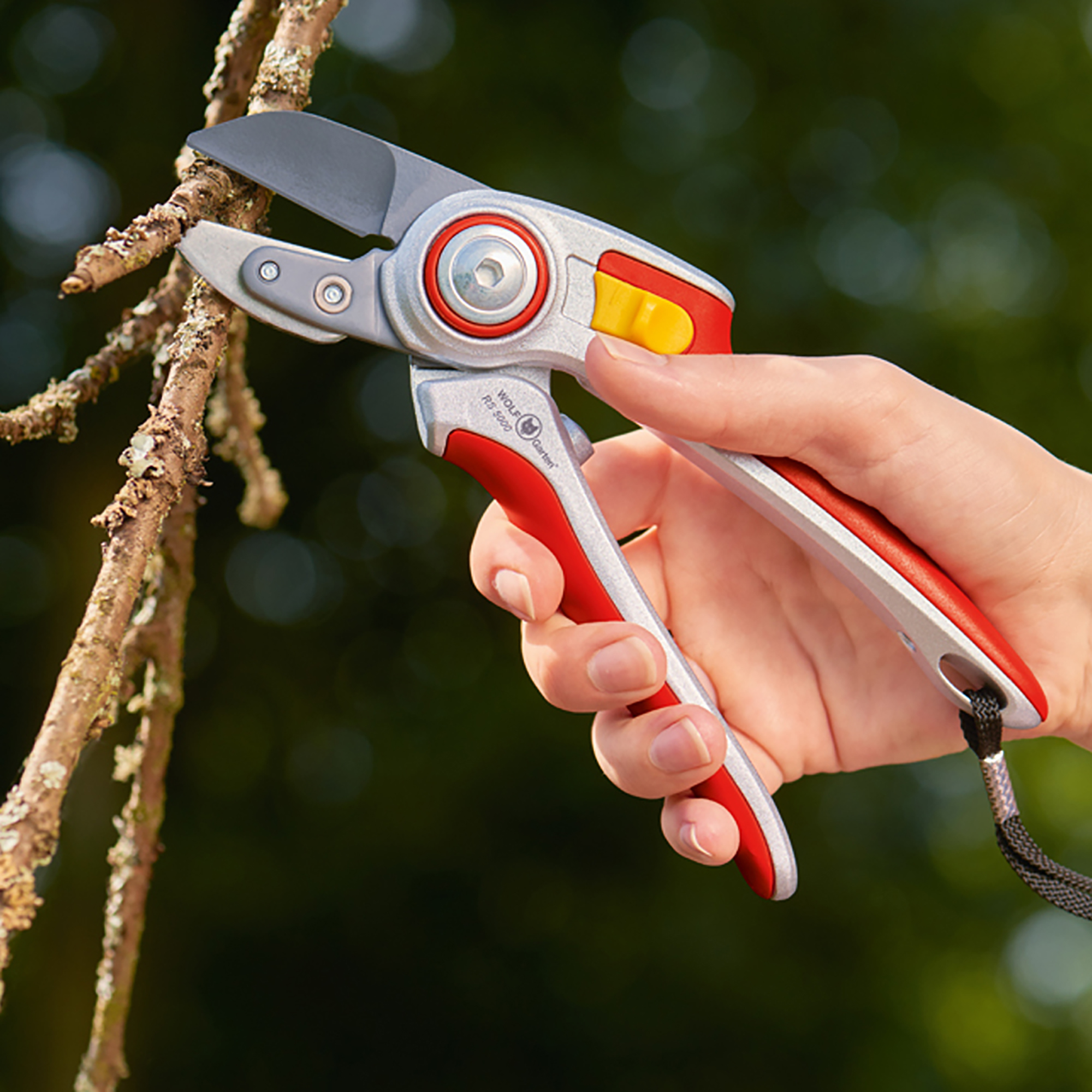 Wolf Garten Professional Anvil Aluminium Secateurs 1